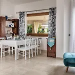 Iris Villa *